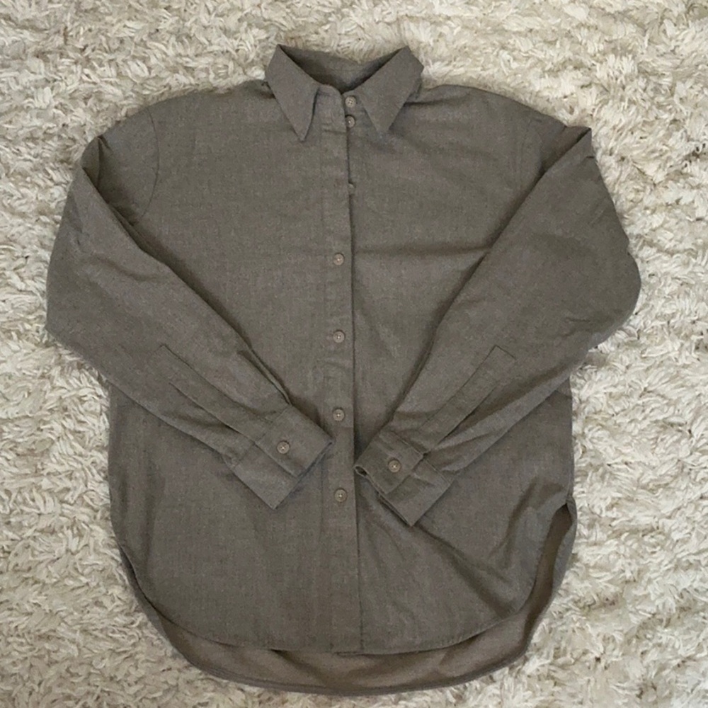 Aritzia Babaton Taupe Button Down Shirt